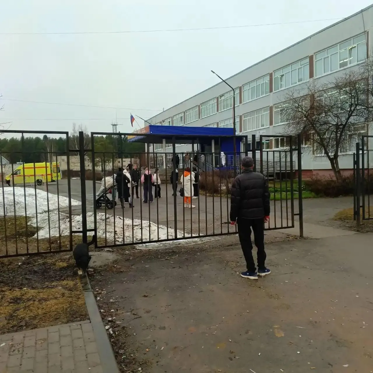 У Пермському краї школяр напав з ножем на вчительку, вона загинула