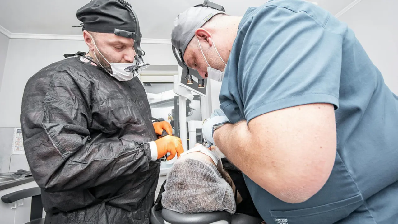 У Росії різко зросли продажі наборів для самолікування зубів