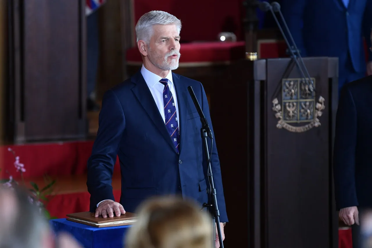 Президент Чехії пояснив прем’єру участь у саміті НАТО