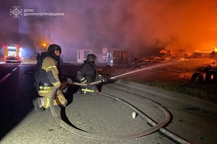 РФ атакувала три райони Дніпропетровщини, є постраждалі