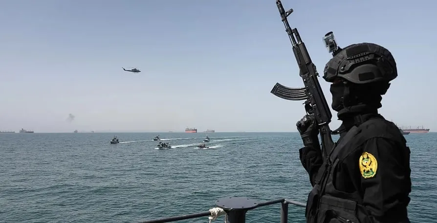 Іран хоче брати плату з танкерів у біткоїнах за прохід протокою