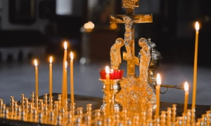 На Закарпатті через падіння каміння з рейок зійшов електропотяг