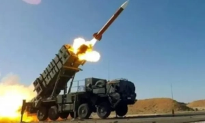 На Закарпатті через падіння каміння з рейок зійшов електропотяг