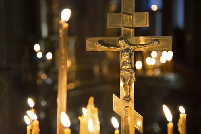 Страсна п’ятниця 2026, привітання, листівки та побажання українською