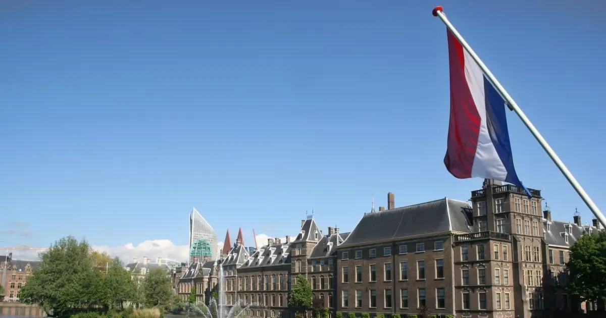 Уряд Нідерландів може змусити громади приймати біженців