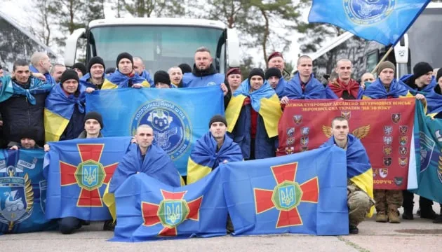 Під час обміну в Україну повернули 40 працівників МВС