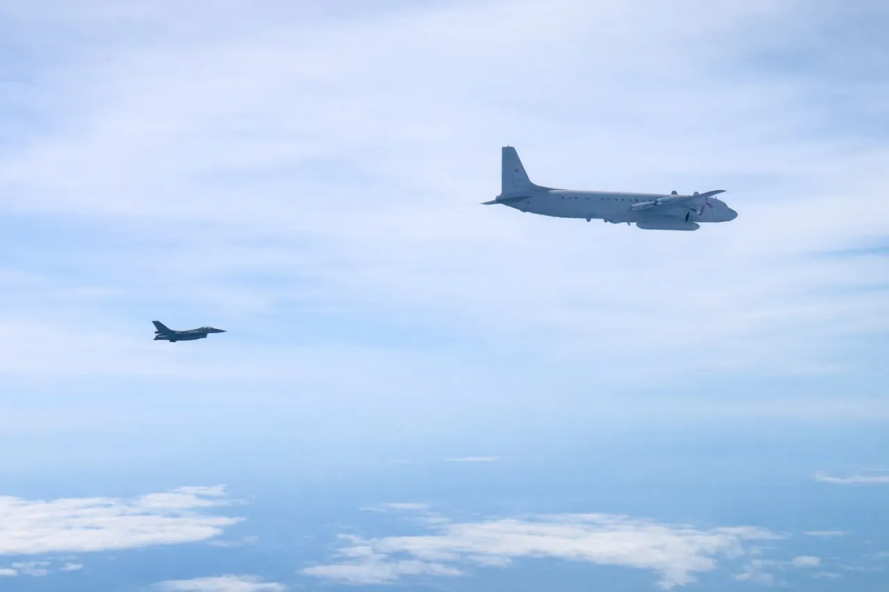 Румынские истребители НАТО перехватили российский разведывательный самолет над Балтикой