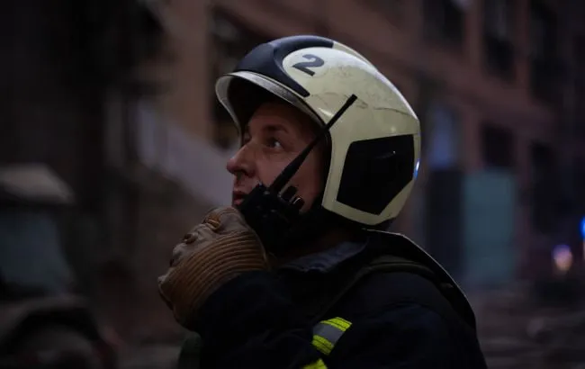 В Одесі дрон влучив у багатоповерхівку, пошкоджено квартири є постраждалі