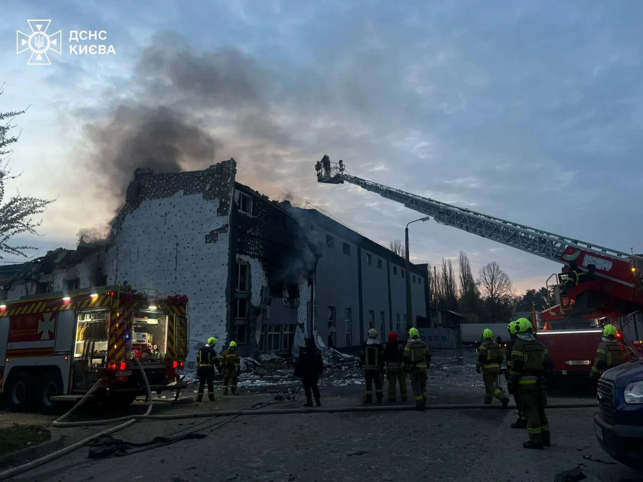 Внаслідок російської атаки у Києві загинуло 4 людини, також десятки поранених