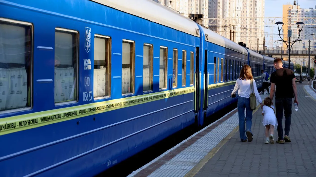A baby boy was born on a Ukrzaliznytsia train during a stop in Fastiv