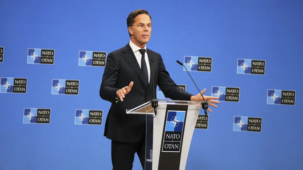 Рютте отметил, что поставки оружия Украине продолжаются