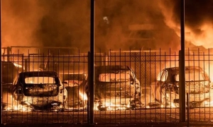 Рашисти скинули бомбу з дрона по автобусу в Херсоні