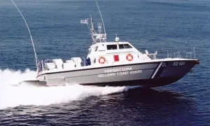 Поблизу Криту врятували майже 40 мігрантів із малого човна