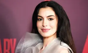 Енн Гетевей стане продюсеркою і зіграє головну роль у драмі «Yesteryear»