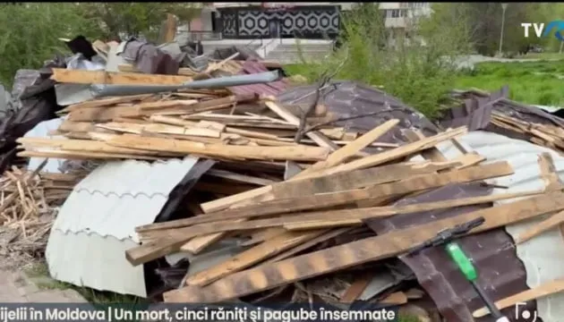 Негода в Румунії спричинила руйнування будинків, також є загиблий