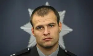 Зеленський подарував Чарльзу ІІІ, який відстежує атаки Росії у реальному часі