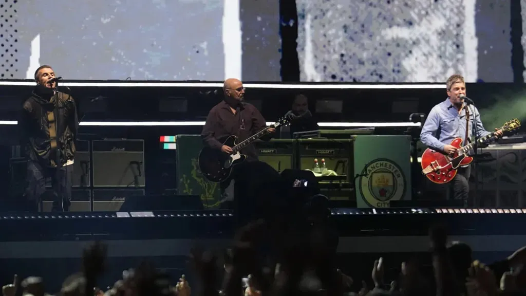 Гітару з автографом Oasis продали на аукціоні за $96 тисяч