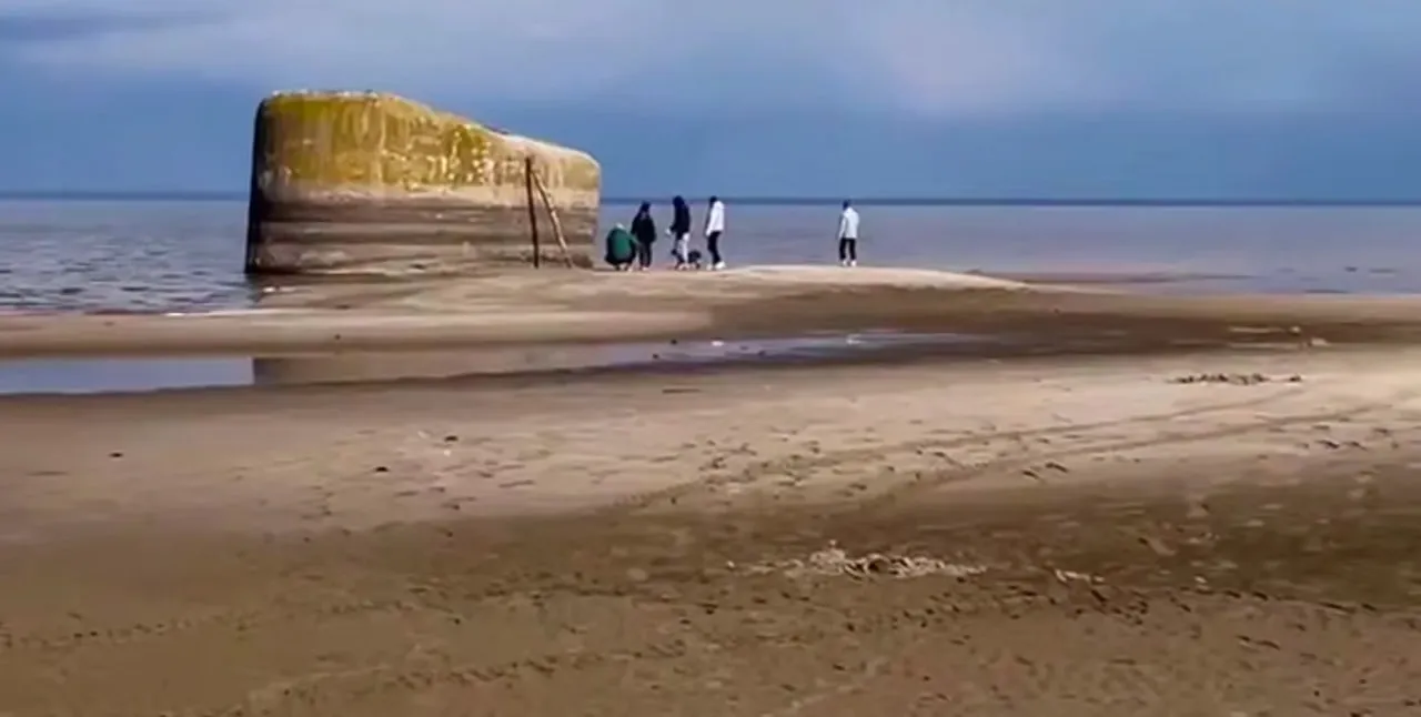 До ДОТа в Лютеже можно дойти пешком из-за падения уровня воды в Киевском море