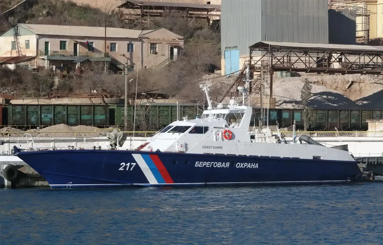 Морський дрон уразив російський катер «Соболь», загинув екіпаж