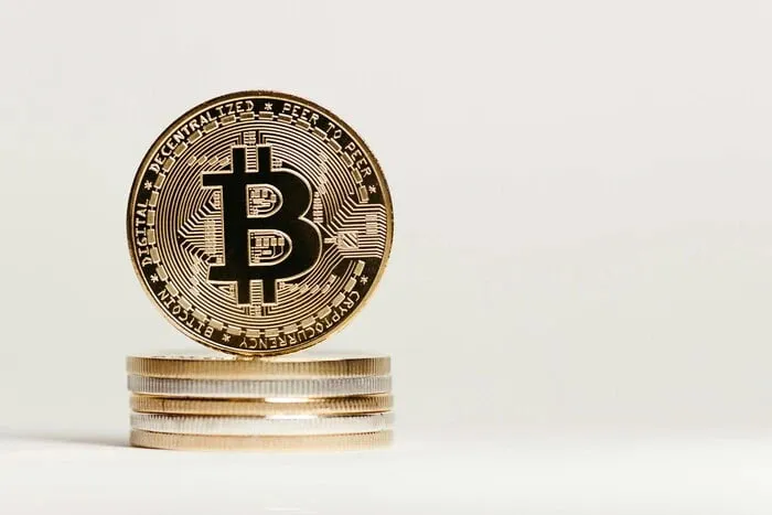 Біткоїн уперше з січня перевищив позначку у $80 тис