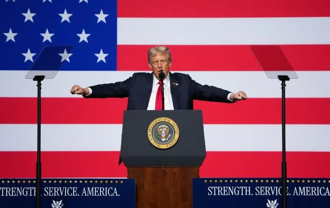 Трамп пожартував про можливість залишитися президентом ще на 8–9 років (відео)