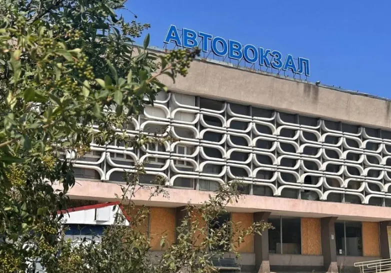 У Херсоні пояснили плату за в'їзд під антидронову сітку на автовокзалі