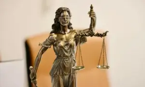 Суд зобов'язав Безуглу вибачитись перед нардепом Федієнком – адвокат Шевчук
