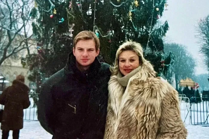 Слава Дьомін показав фото з мамою, яка підтримує РФ