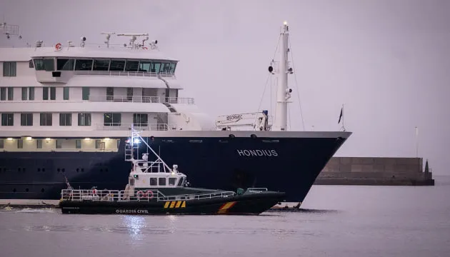С Тенерифе в Нидерланды отправился второй эвакуационный рейс с экипажем MV Hondius