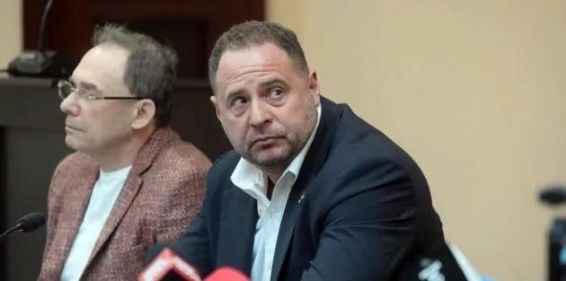 Ермак заявил, что не имеет никакого отношения к гадалкам
