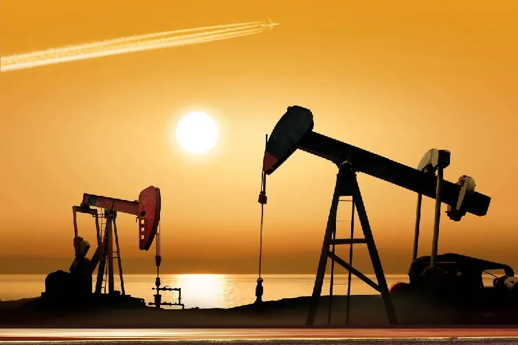 Нефть дорожает на фоне переговоров между США и Китаем — Reuters