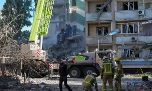 У Києві ударом РФ біля метро «Харківська» зруйновано центр видачі паспортів