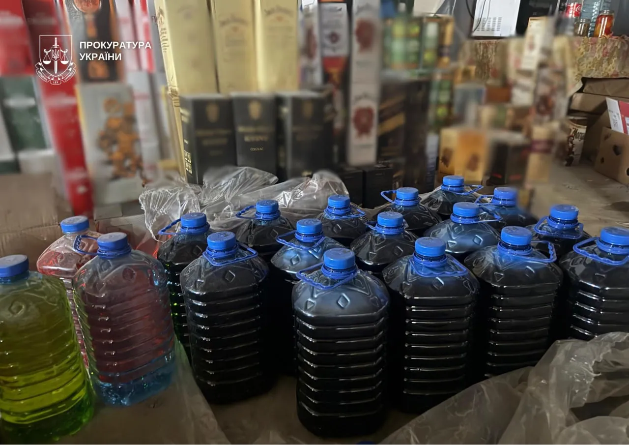 У Києві викрили підпільний цех із виробництва фальсифікованого алкоголю