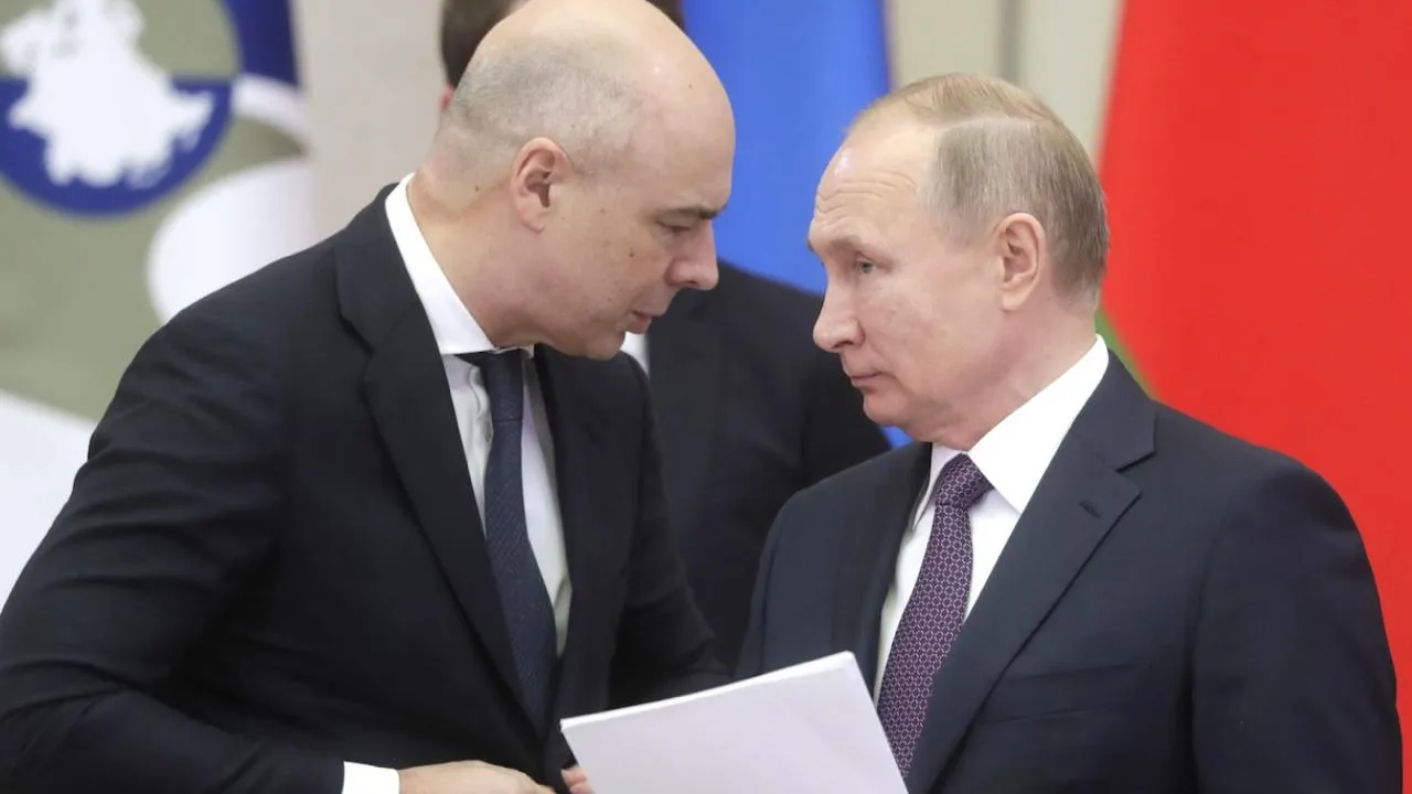 Росіян попередили про можливе підвищення податків через дефіцит бюджету
