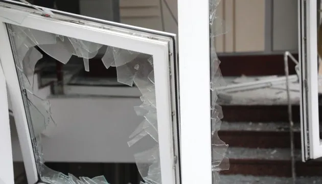 У Києві через атаку РФ пошкоджено склади двох видавництв