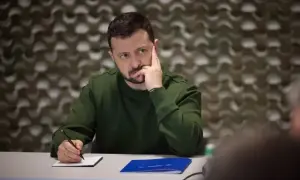 Окупанти скинули з дрона вибухівку в Херсоні: двоє поранених