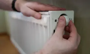 На Дніпропетровщині підлітки підпалювали автівки військових