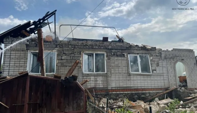 Российский дрон разрушил дом в Сумской области