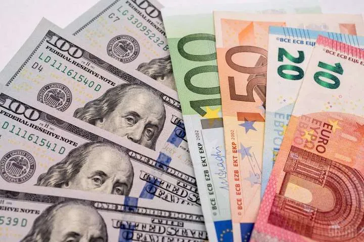 НБУ установил курс доллара на 22 мая