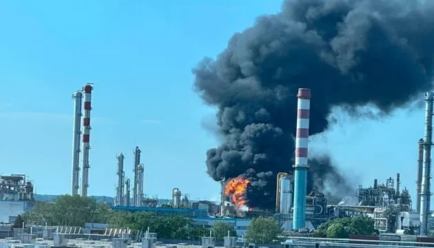В Венгрии произошел взрыв на НПЗ: есть погибший и раненые