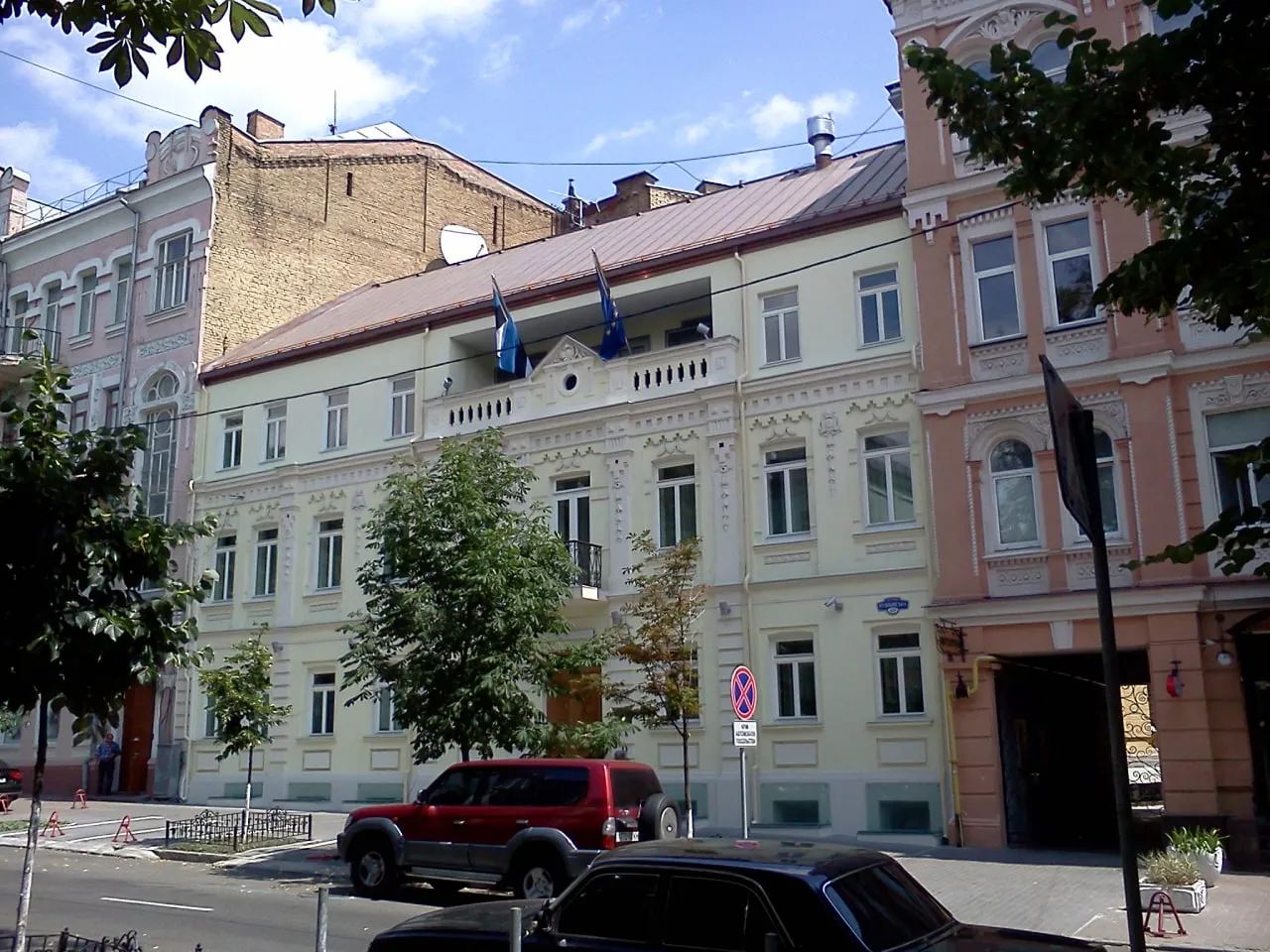 Естонія не закриватиме посольство в Києві попри погрози РФ