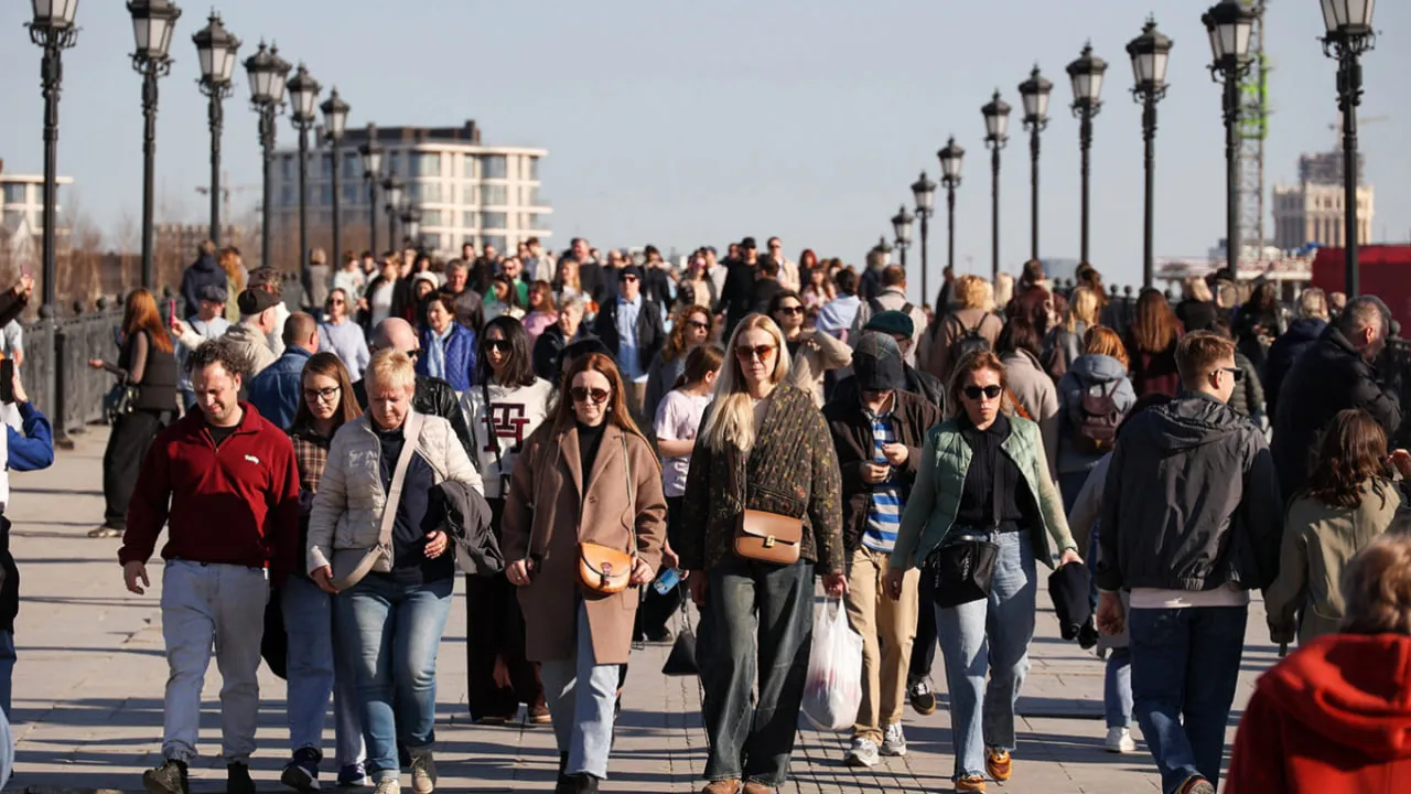 Russians are becoming increasingly pessimistic about their country's economy