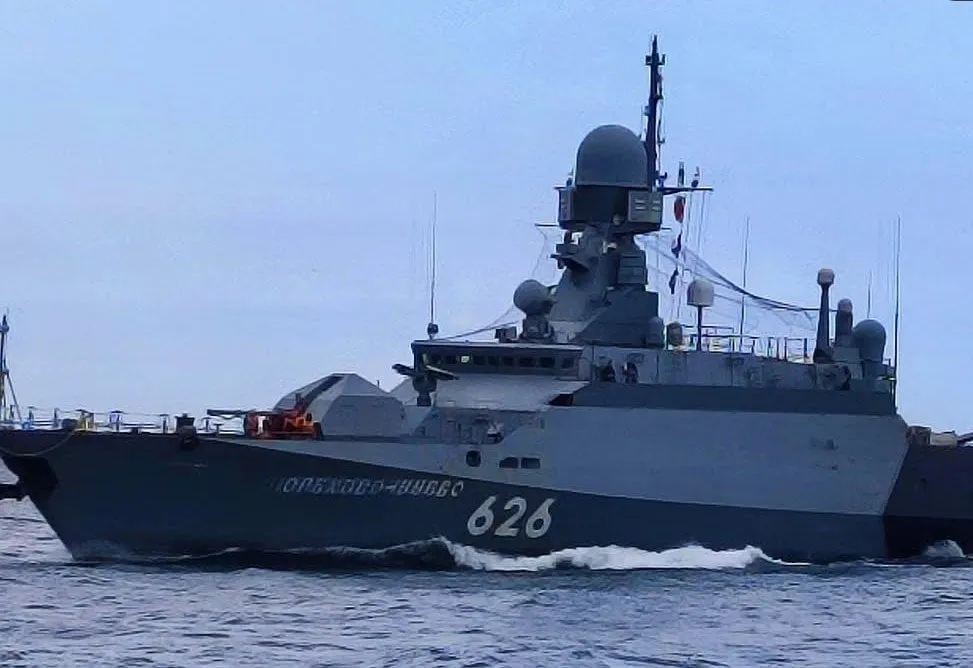 A Russian missile ship was covered with nets to protect it from drones