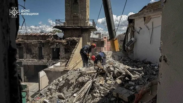 Російська атака знищила будівлю ДСНС на Київщині