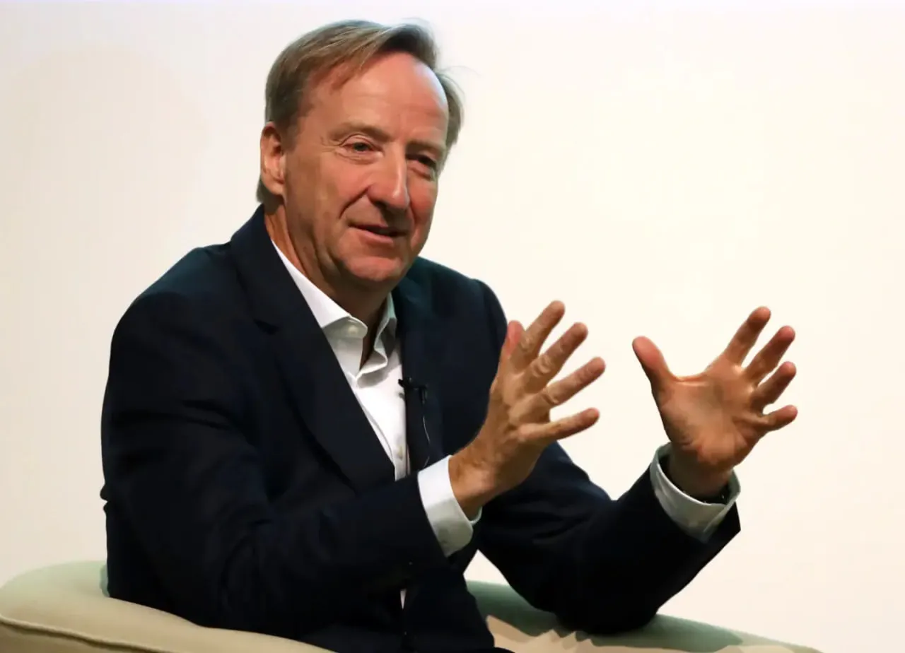 Former MI6 chief Alex Younger, who had been battling cancer, has died
