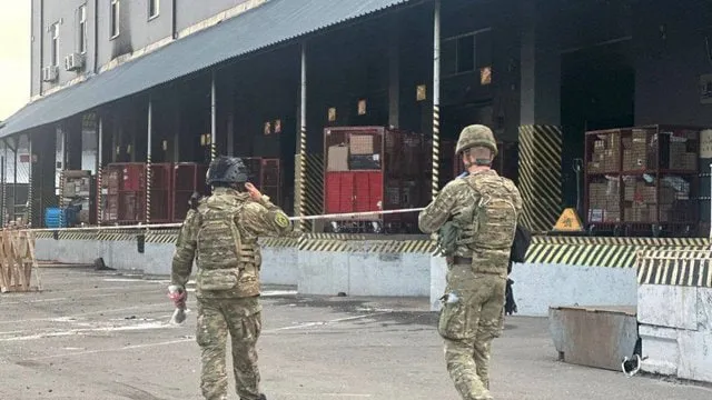 Після теракту Нова пошта зупинила роботу сортувального центру на Оболоні
