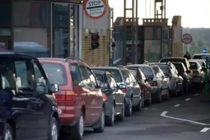 Border guards reported long lines at the border with Poland