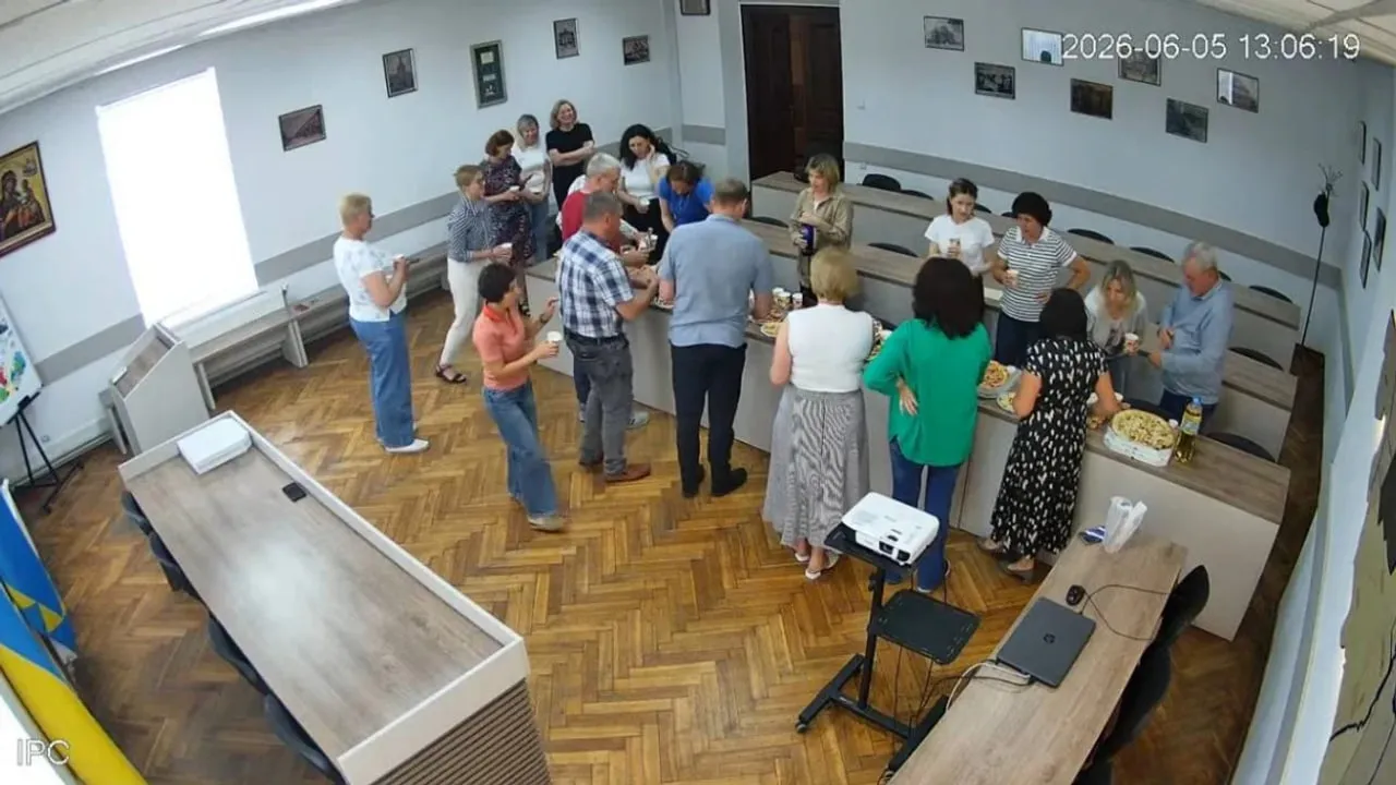 У Кам’янка-Бузькій міськраді транслювали застілля, мер прокоментував скандал