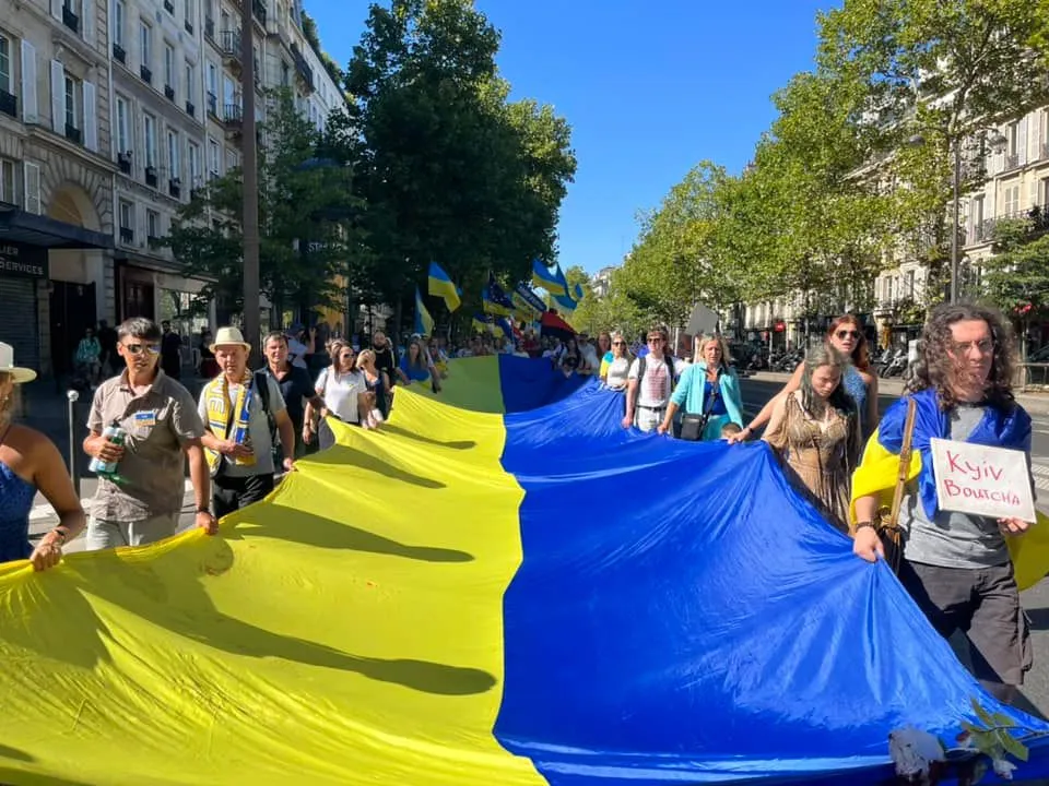 Украинская диаспора собрала для ВСУ более 100 млн долларов