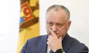 Активісти створили у Вашингтоні інсталяцію листівки Епштейна до Трампа